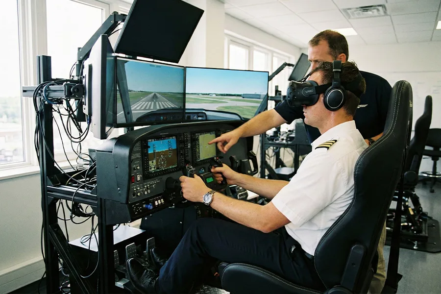 آموزش پرواز با فلایت سیمولاتور