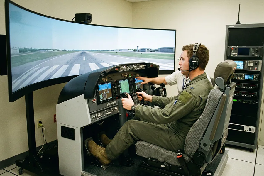 آموزش پرواز با فلایت سیمولاتور